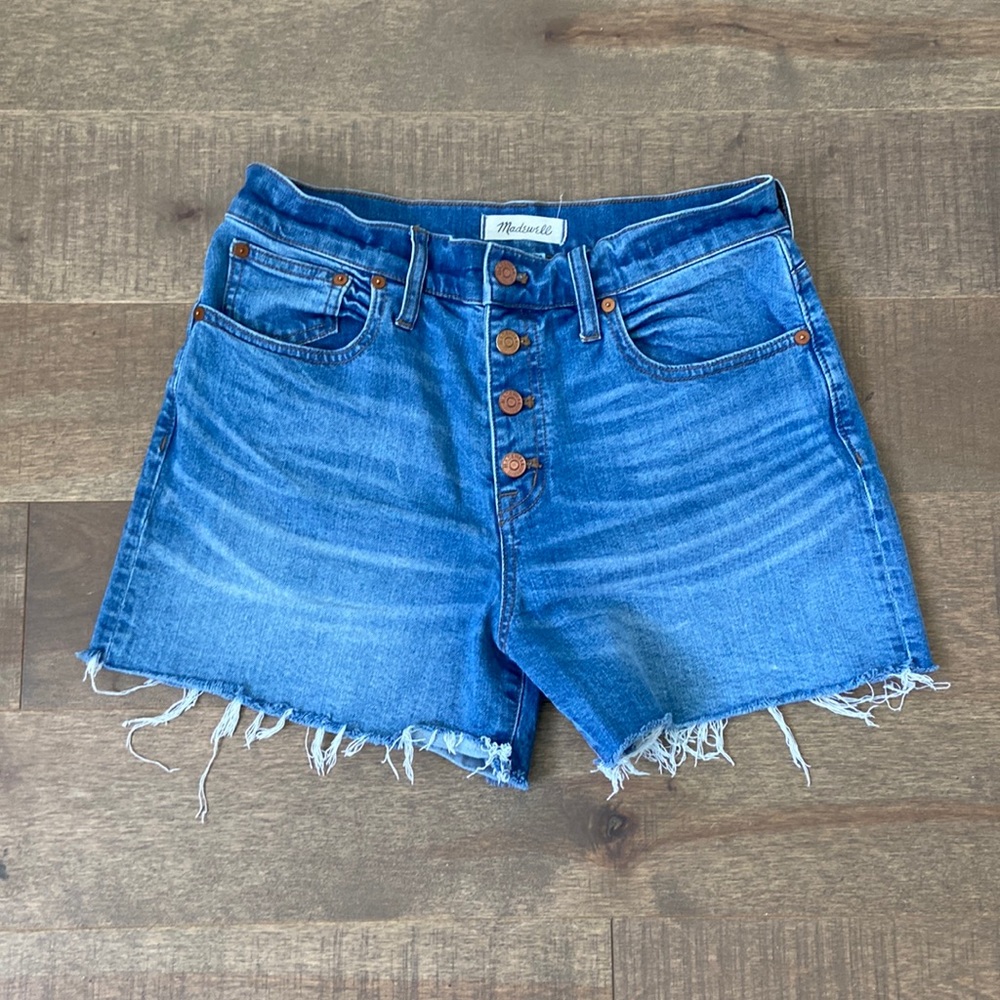 MADEWELL HIGH RISE DENIM SHORTS. PRE-OWNED. SIZE 28.